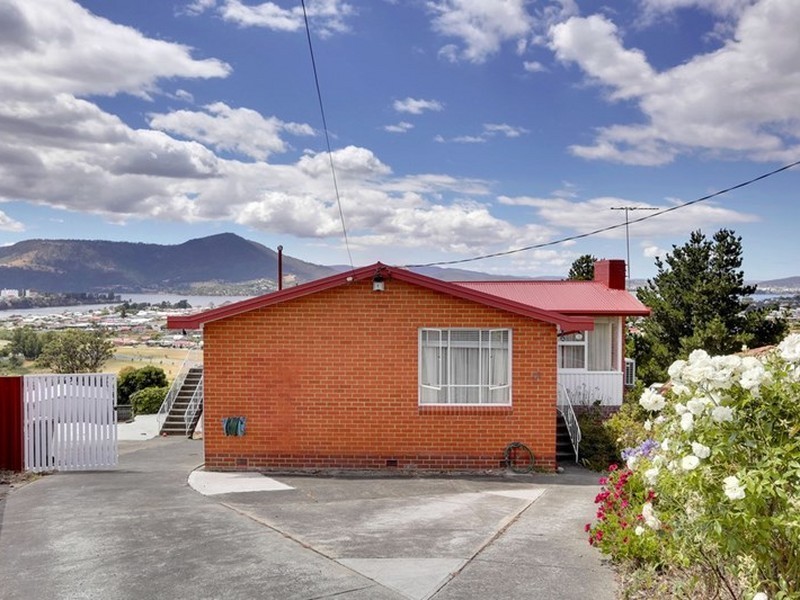 45 Centenery Crescent, Claremont TAS 7011