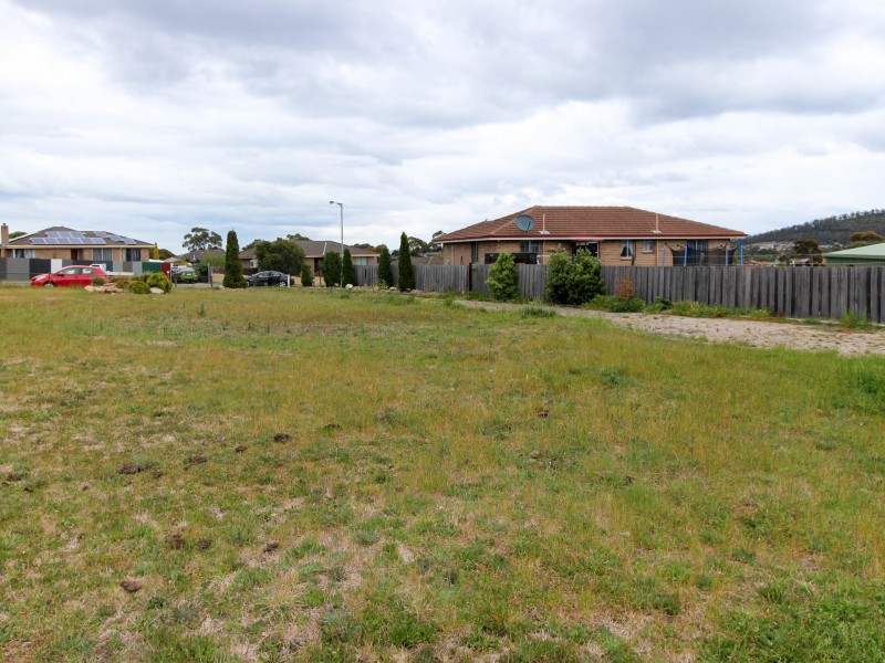 2 Barbara Avenue, Clarendon Vale TAS 7019
