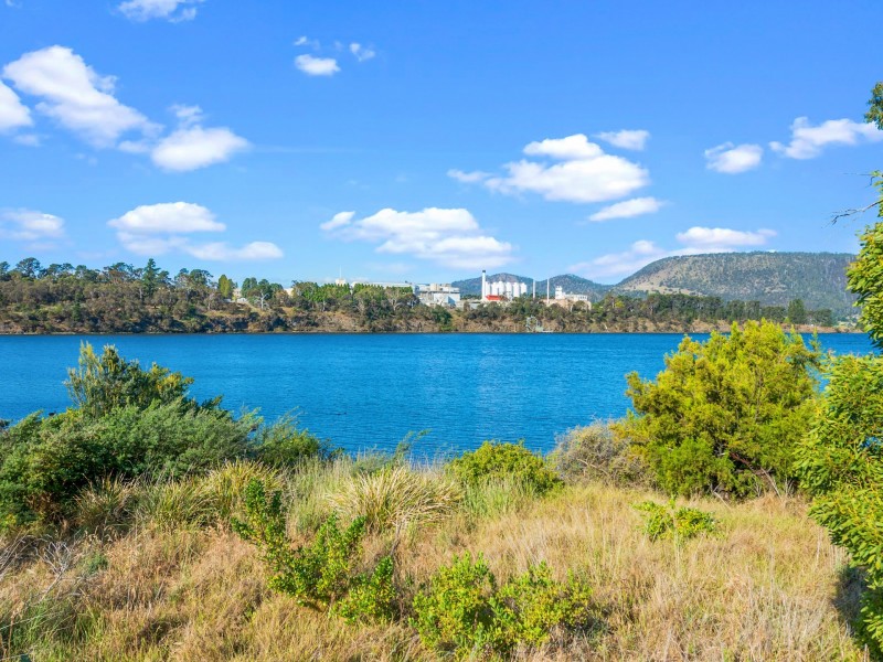 29 Curlew Parade, Claremont TAS 7011