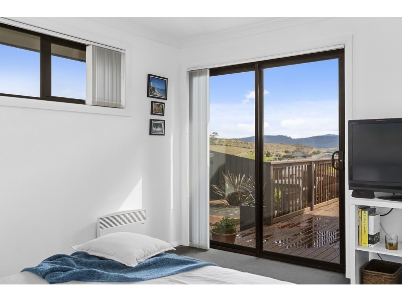 16 Navigators Rise, Granton TAS 7030