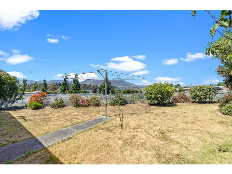 1 Pascoe Avenue, Claremont TAS 7011