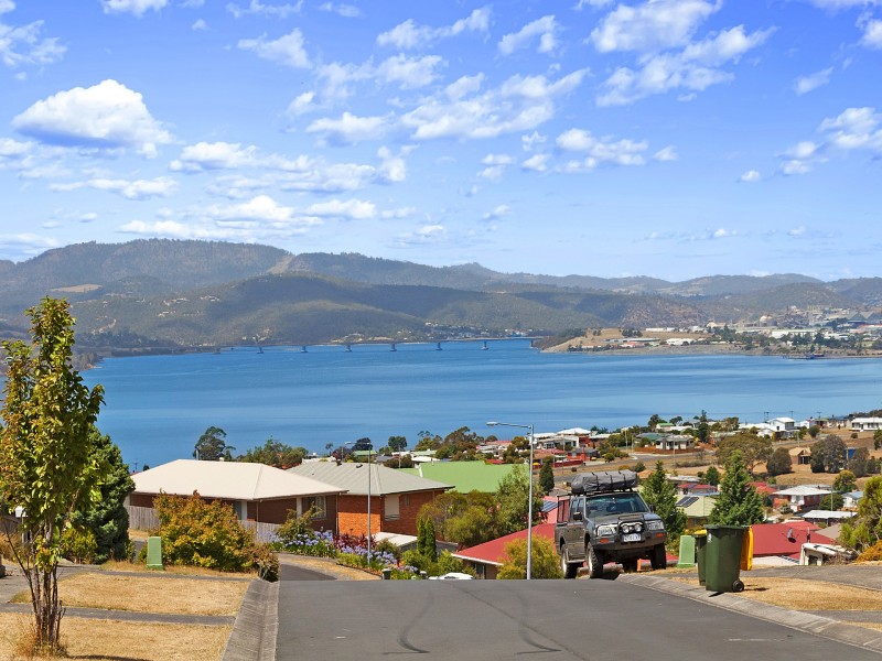 18 Lesdelle Street, Claremont TAS 7011