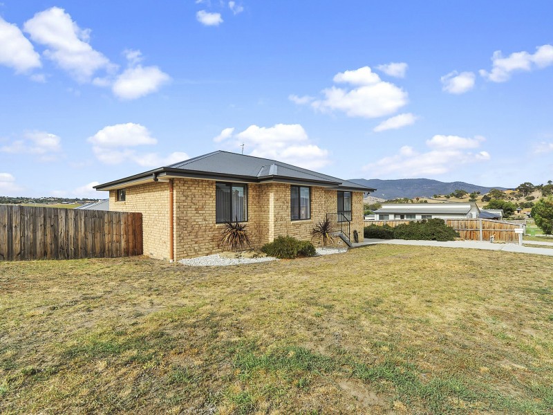 1 Barrob Street, Old Beach TAS 7017