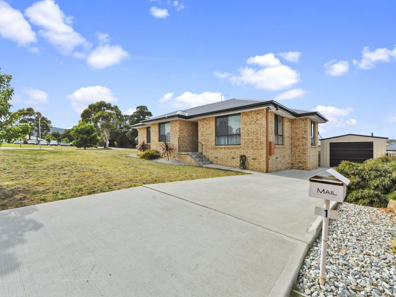 1 Barrob Street, Old Beach TAS 7017