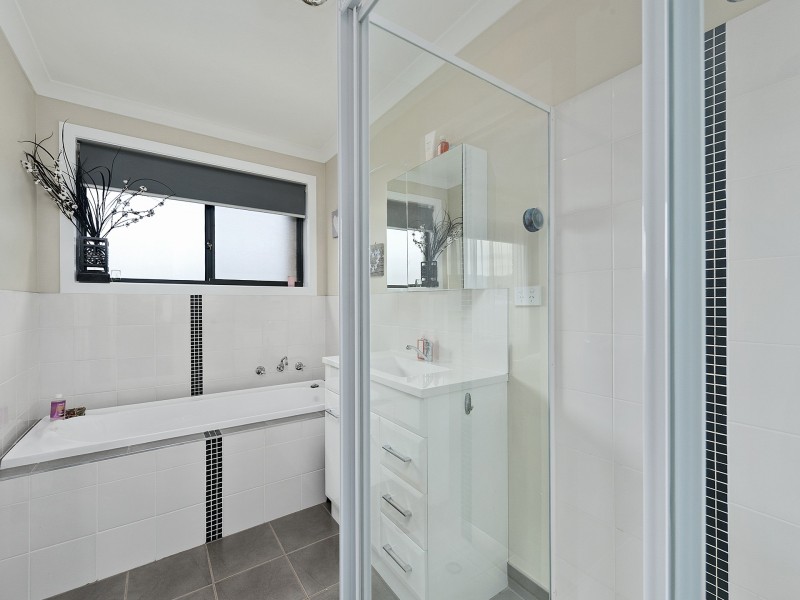 1 Barrob Street, Old Beach TAS 7017