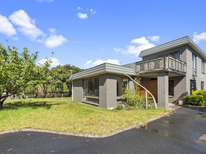 1&2 48 Surf Road, Seven Mile Beach TAS 7170