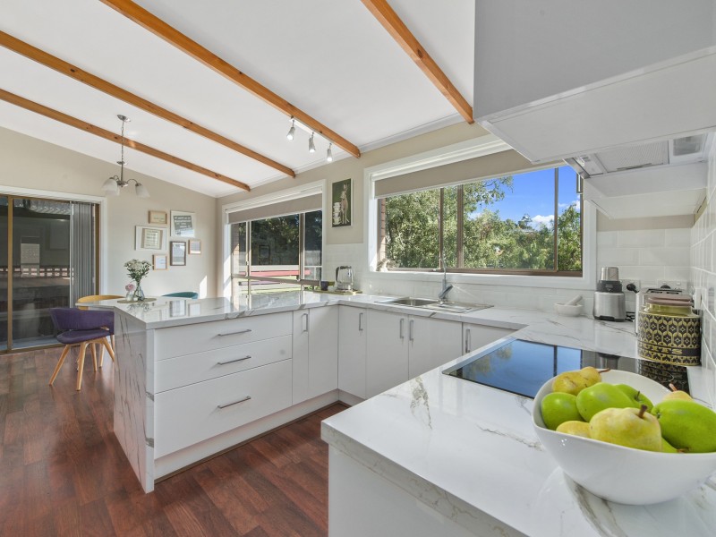 18 Chandos Drive, Berriedale TAS 7011