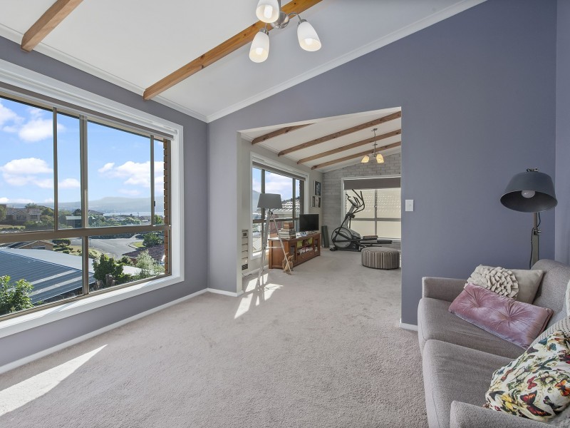 18 Chandos Drive, Berriedale TAS 7011