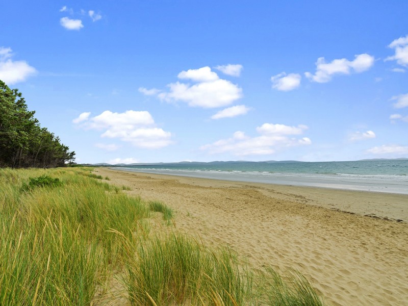 1/48 Surf Road, Seven Mile Beach TAS 7170