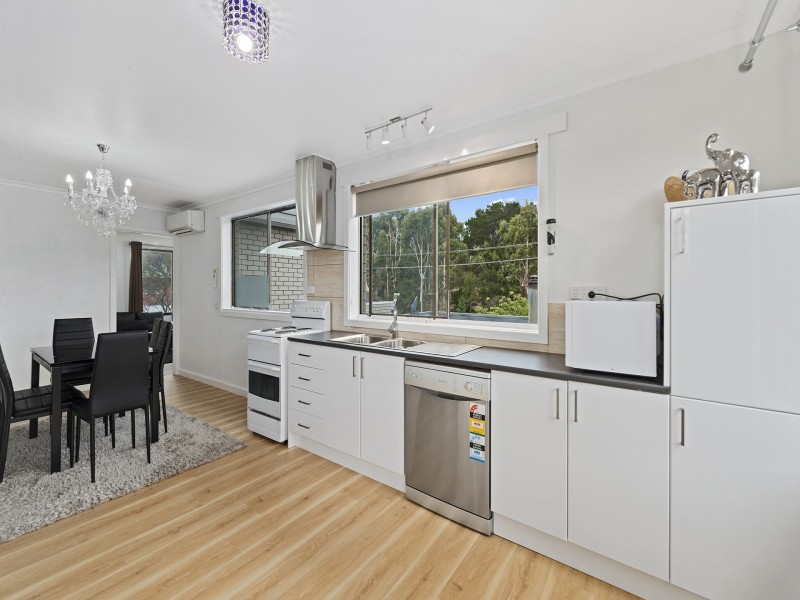 2/48 Surf Road, Seven Mile Beach TAS 7170