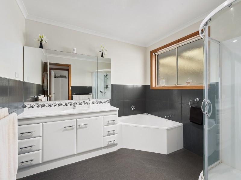 2 Tandara Court, Old Beach TAS 7017