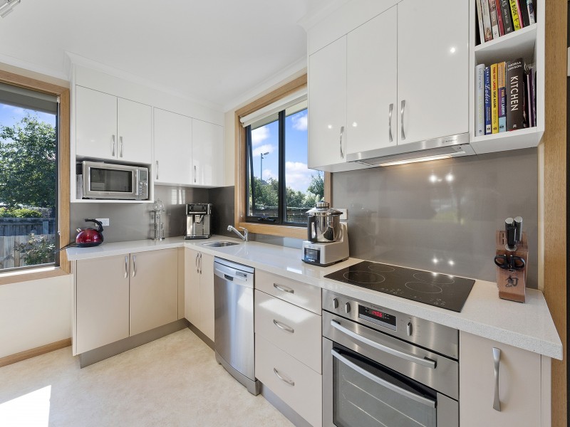 11 Eltham Place, Claremont TAS 7011