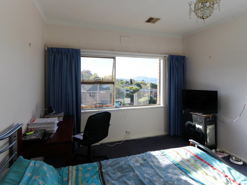 2/14 Coolabah Road, Sandy Bay TAS 7005