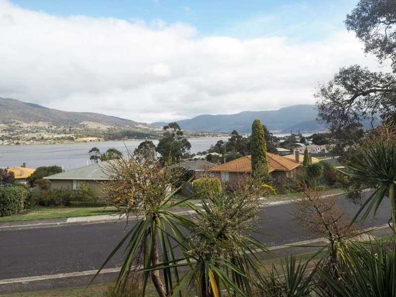 2 Douglas Drive, Bridgewater TAS 7030