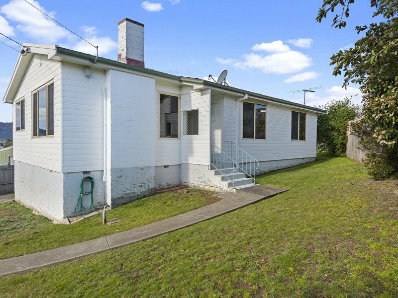 1 Centenary Crescent, Claremont TAS 7011