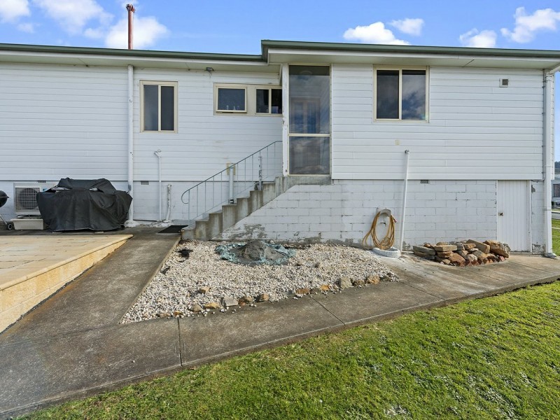 1 Centenary Crescent, Claremont TAS 7011
