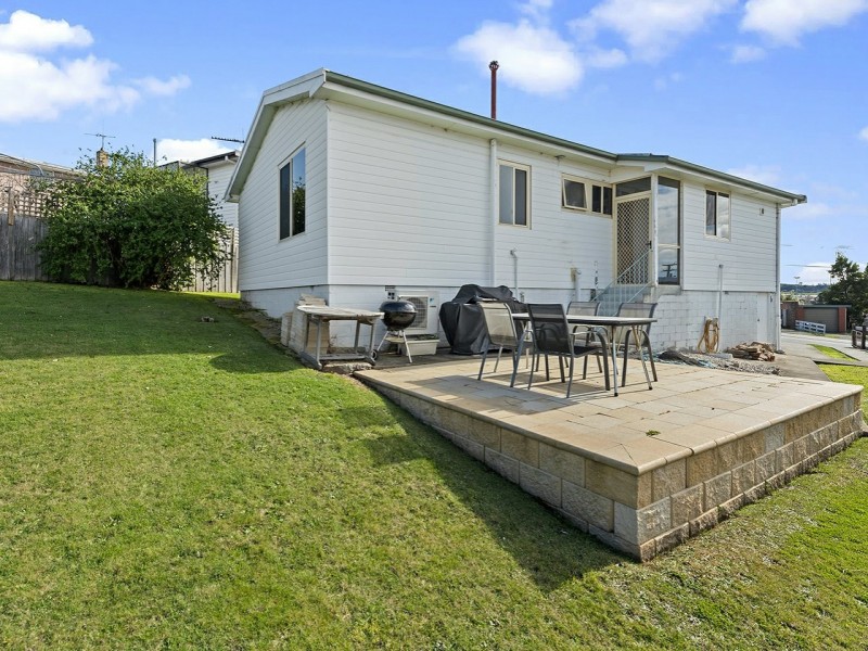 1 Centenary Crescent, Claremont TAS 7011