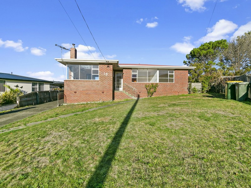 19 Delange Place, Claremont TAS 7011