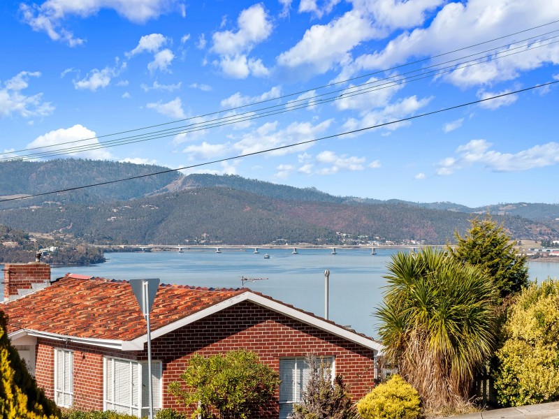 48 Centenary Crescent, Claremont TAS 7011