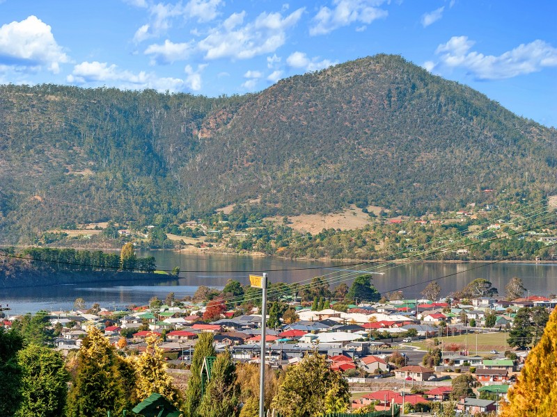 48 Centenary Crescent, Claremont TAS 7011