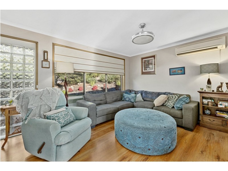 72 Henley Street, Lindisfarne TAS 7015