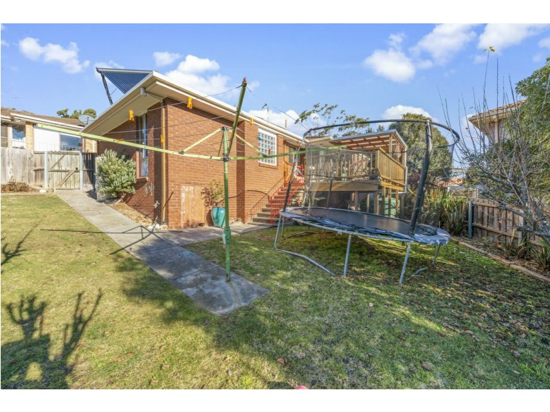 72 Henley Street, Lindisfarne TAS 7015