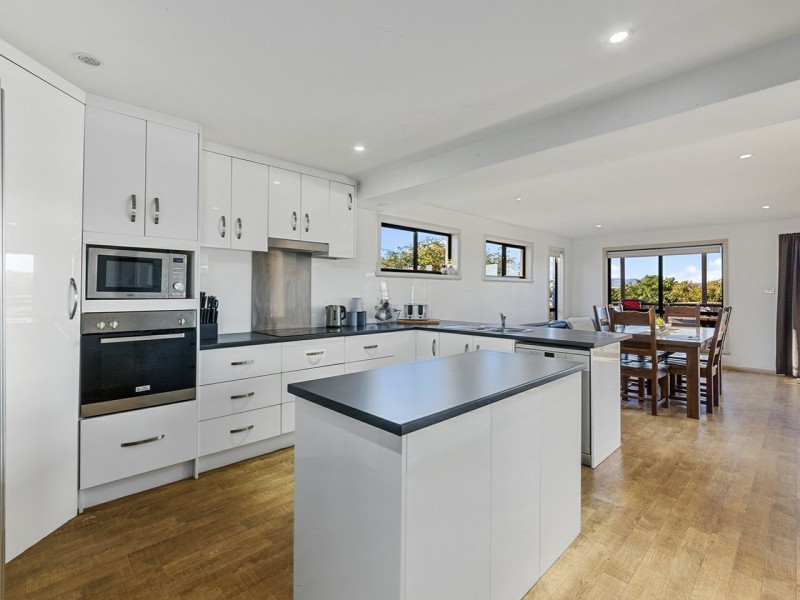 11 Second Avenue, Midway Point TAS 7171
