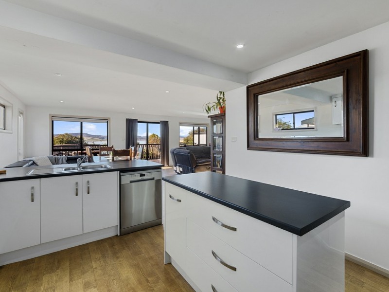 11 Second Avenue, Midway Point TAS 7171