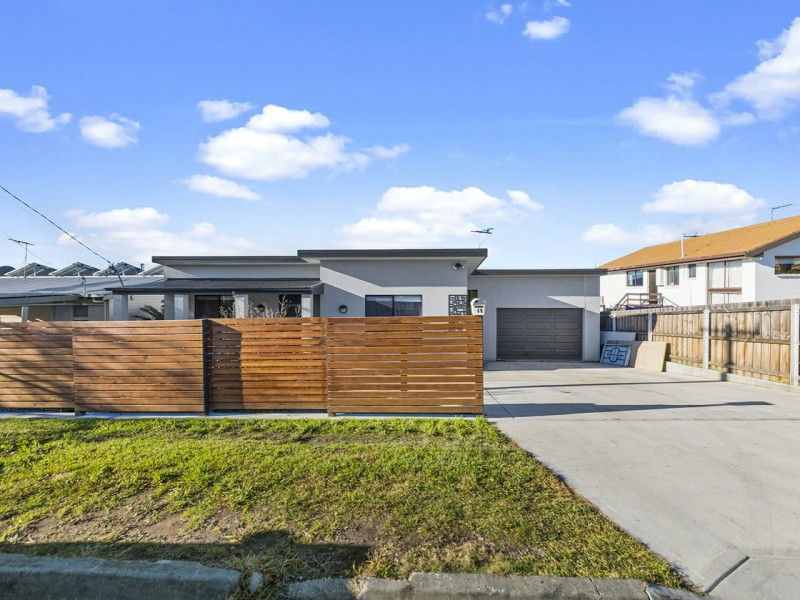 11 Second Avenue, Midway Point TAS 7171