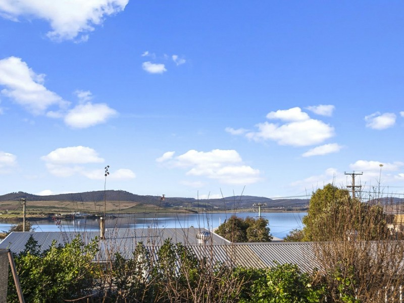 11 Second Avenue, Midway Point TAS 7171