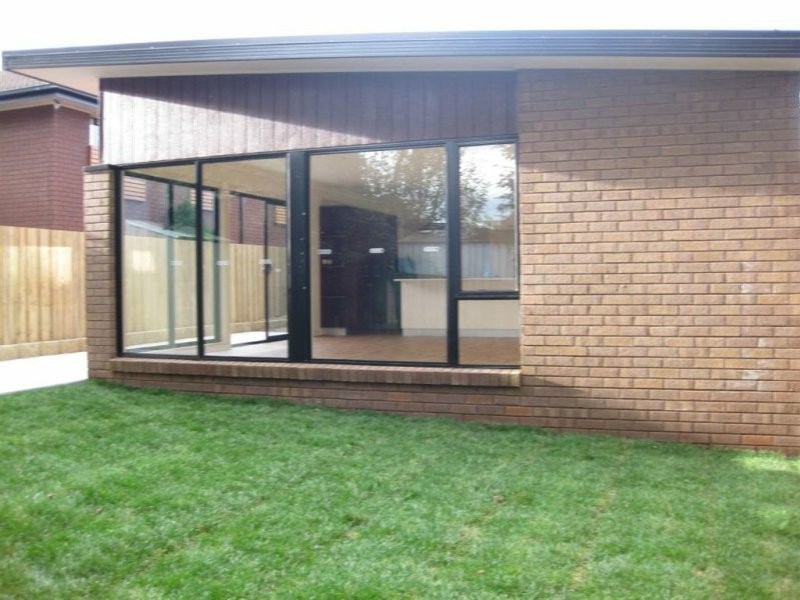 2/137 Redwood Road, Kingston TAS 7050