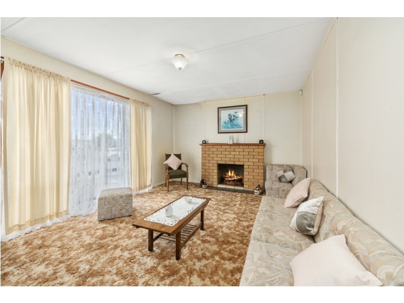 8 First Avenue, Midway Point TAS 7171