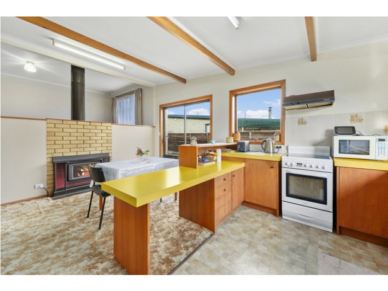 8 First Avenue, Midway Point TAS 7171