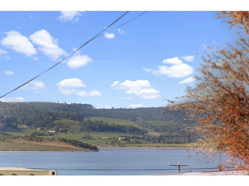 8 First Avenue, Midway Point TAS 7171