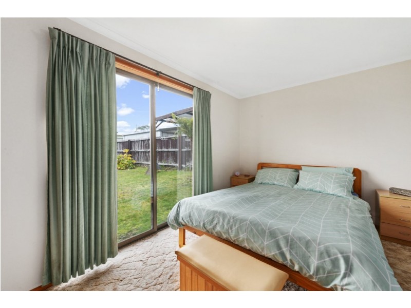 8 First Avenue, Midway Point TAS 7171