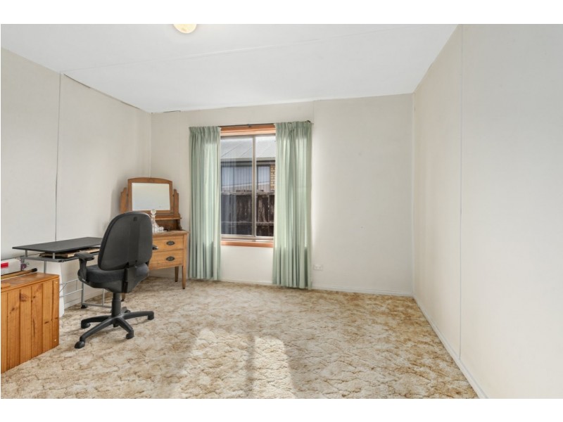 8 First Avenue, Midway Point TAS 7171