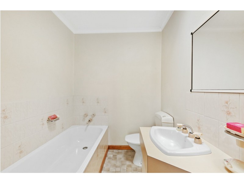 8 First Avenue, Midway Point TAS 7171