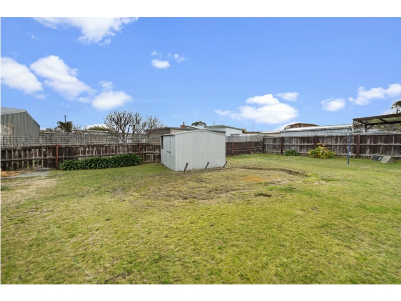 8 First Avenue, Midway Point TAS 7171