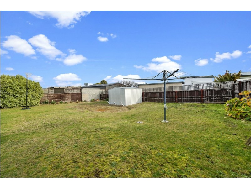 8 First Avenue, Midway Point TAS 7171