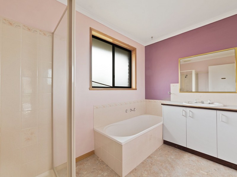 2/64 Lennox Avenue, Lutana TAS 7009