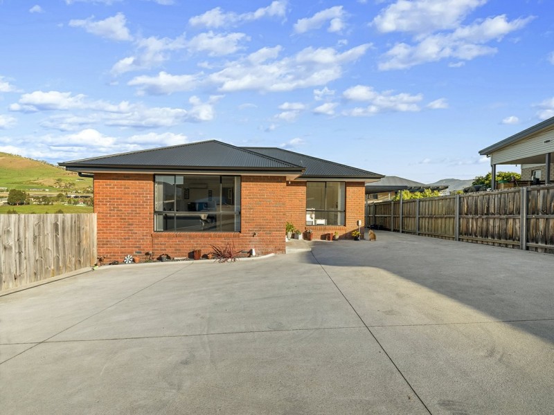 1 & 2/21 Lucas Place, Brighton TAS 7030