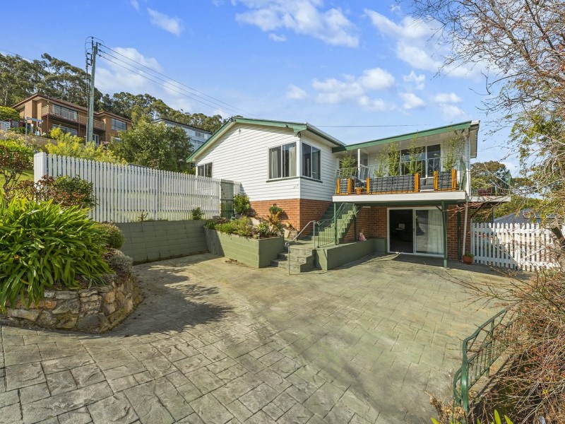 219 Derwent Avenue, Lindisfarne TAS 7015