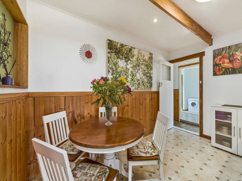 219 Derwent Avenue, Lindisfarne TAS 7015