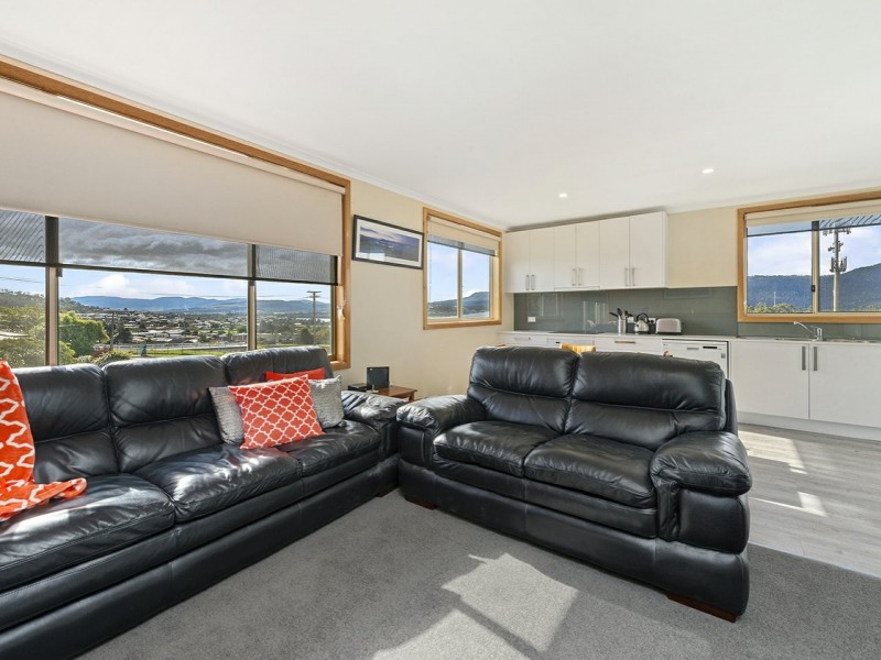 1 Centenary Crescent, Claremont TAS 7011
