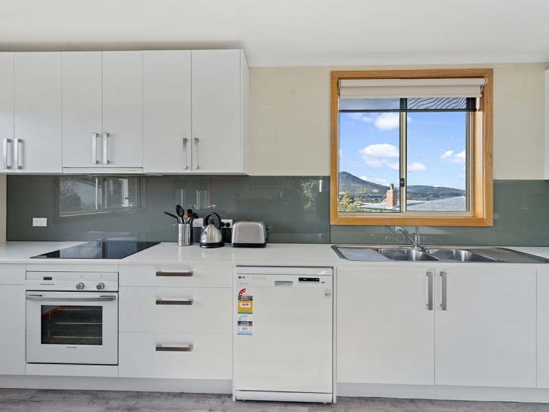 1 Centenary Crescent, Claremont TAS 7011