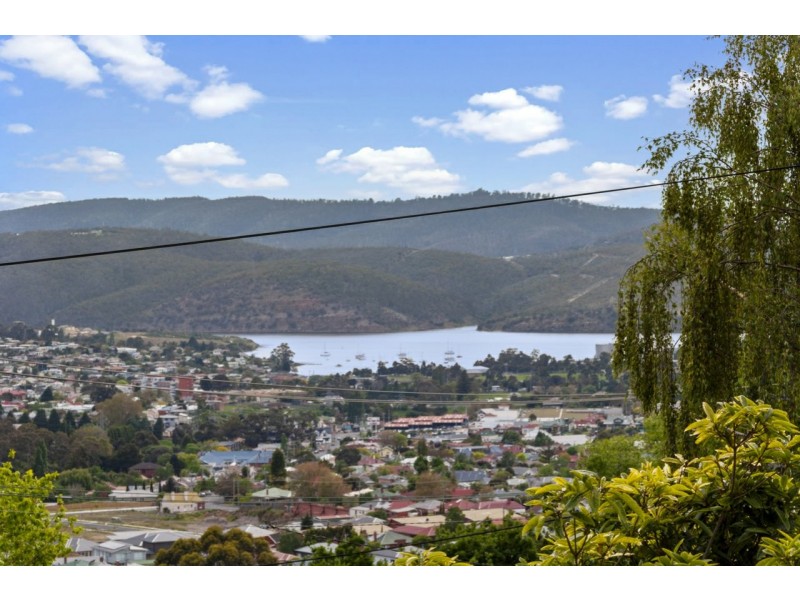 106 Doyle Avenue, Lenah Valley TAS 7008