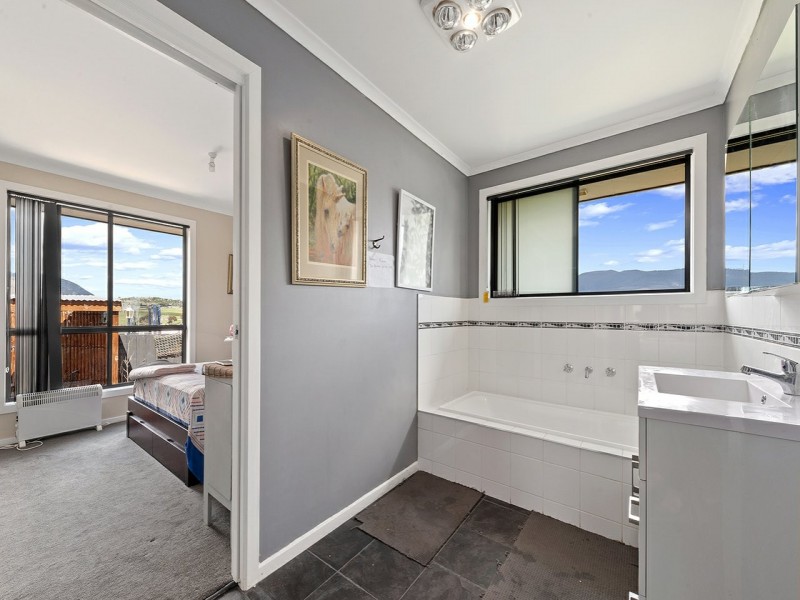 13 Barrob Street, Old Beach TAS 7017