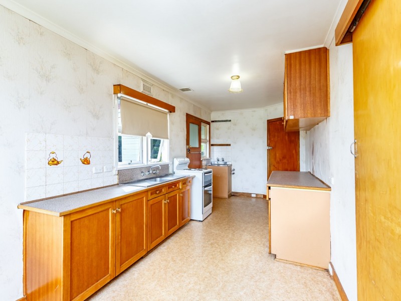 12 Avoca Street, Lindisfarne TAS 7015