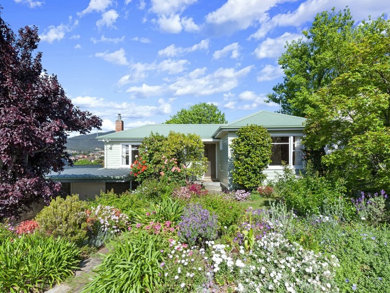 10 Amaroo Road, Austins Ferry TAS 7011