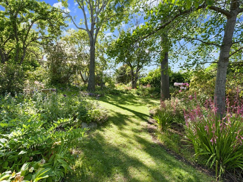 10 Amaroo Road, Austins Ferry TAS 7011